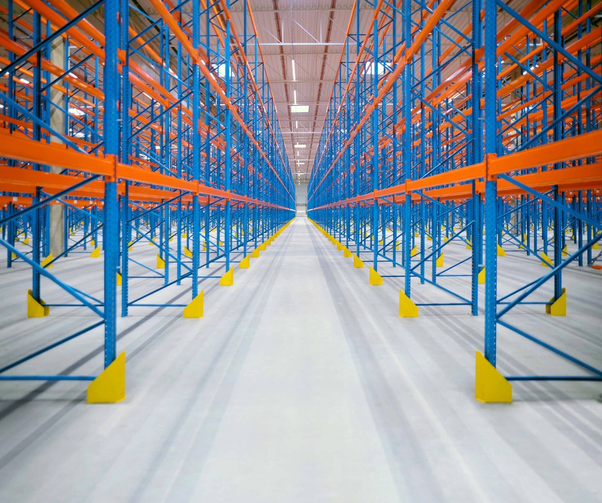 Rayonnage occasion &mdash; &eacute;quipements de stockage