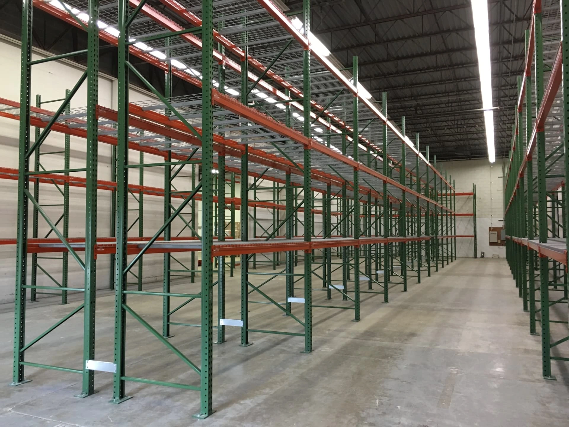 Rack de stockage occasion &mdash; &eacute;quipements de stockage